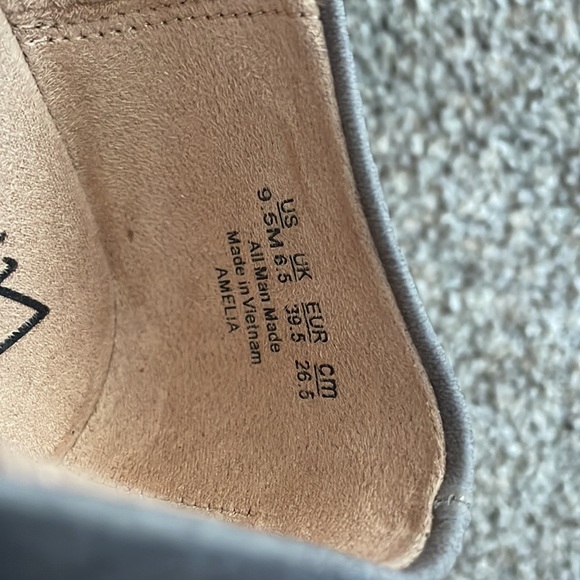 Suede Grayish pointed toe flats - Picture 4 of 5